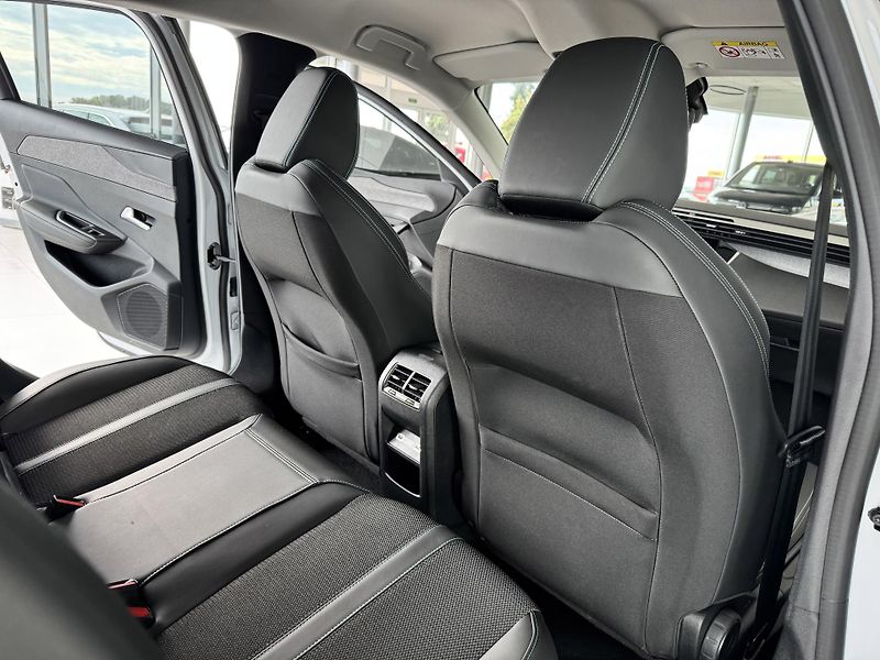 Peugeot 308 1,2PT 96KW*ALLURE*Kamera*DPH - fotka 18 z 36