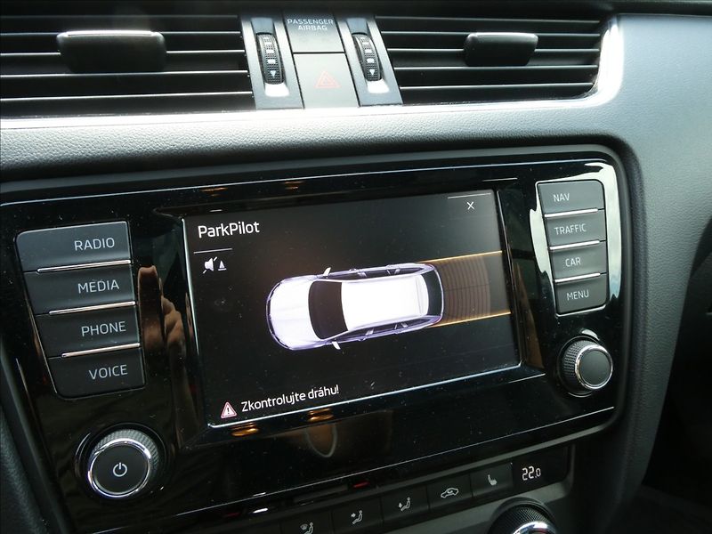 Škoda Octavia 2,0 TSi 162kW RS NAVI,EL. ŠÍBR - fotka 36 z 47