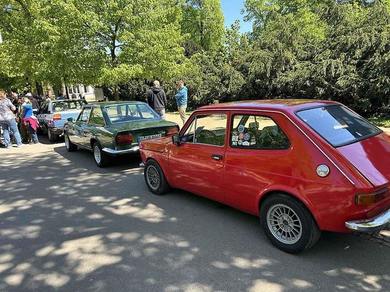Kolonádu ovládla italská auta, na náměstí se dala ochutnat jihoevropská jídla.