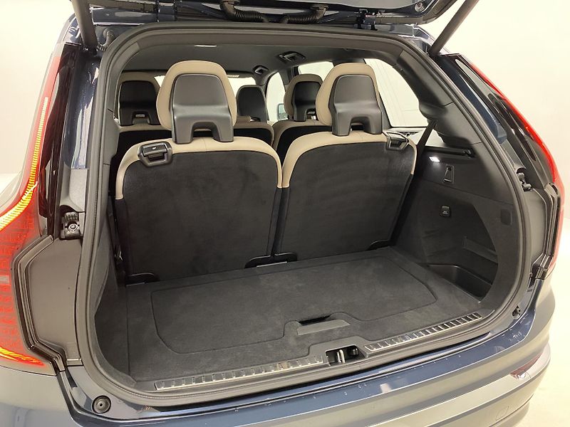 Volvo XC90 (2026) T8 AWD Plug-in CORE 7m - fotka 24 z 64
