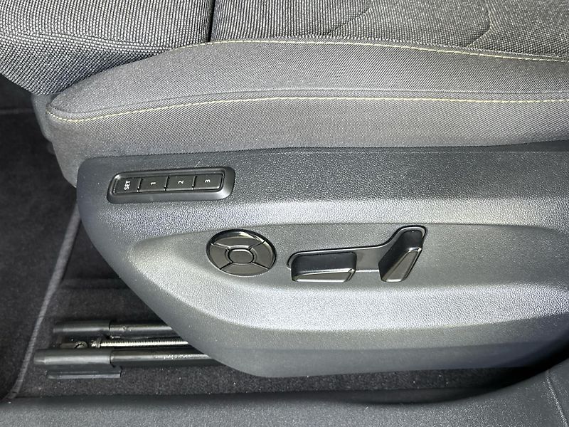 Škoda Kodiaq Selection 4x4 DSG - fotka 28 z 31