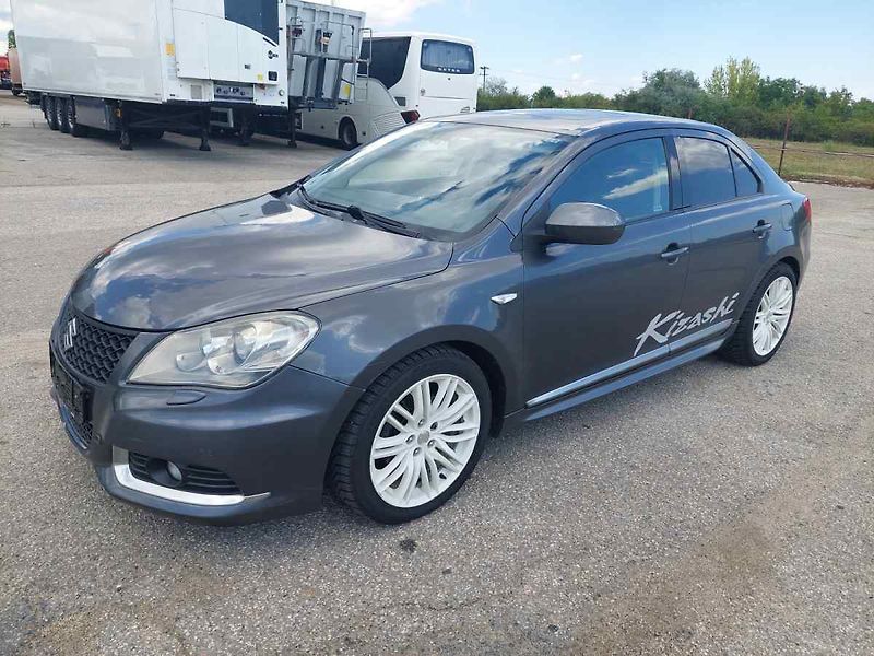 Suzuki Kizashi 2.4 4WD - fotka 1 z 59