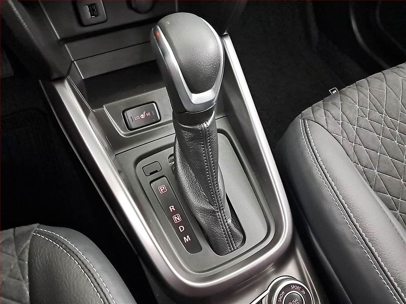 Suzuki Vitara (2024) Elegance 1.5 Hybrid - fotka 13 z 22