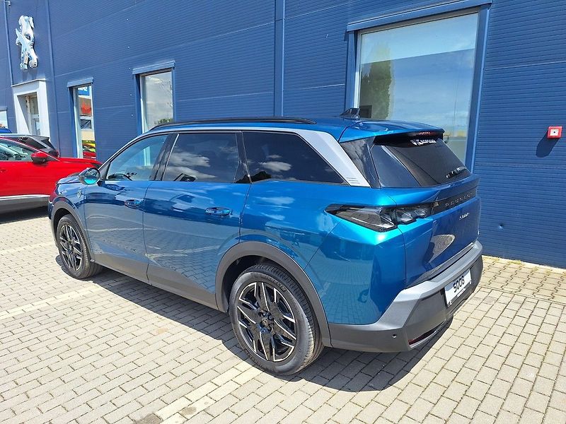 Peugeot 5008 (2026) GT Hybrid 145 e-DCS6 SUMMER B - fotka 3 z 18