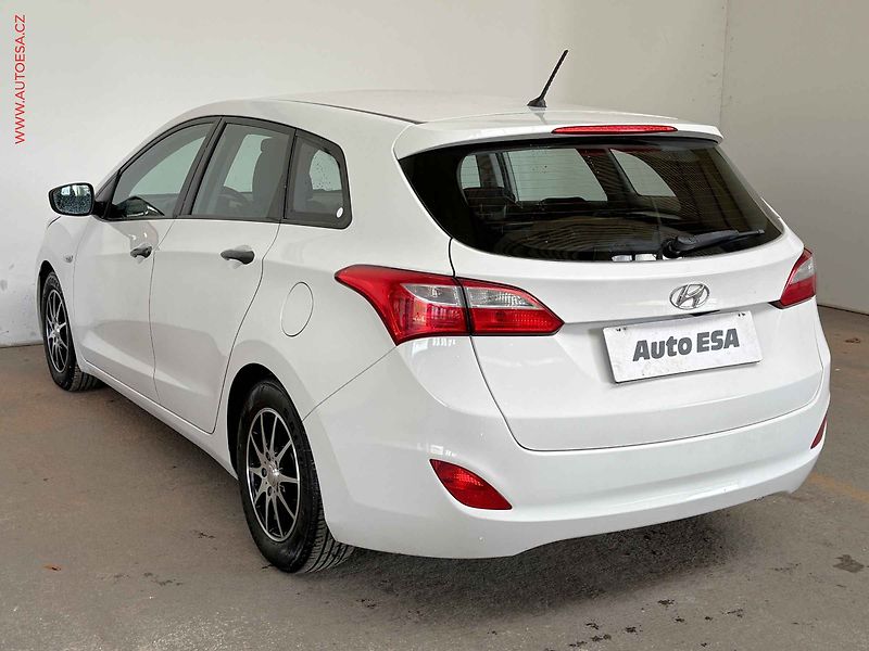 Hyundai i30 (2013) 1.6 CRDi, 1.maj, AT, AC - fotka 6 z 13