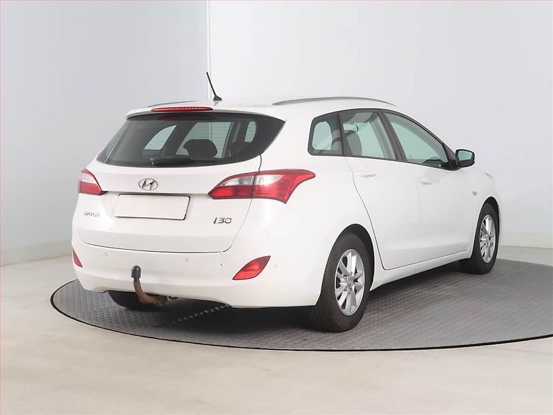 Hyundai i30 (2015) 1.6 CRDi, ČR,1.maj, Serv.kniha - fotka 5 z 16