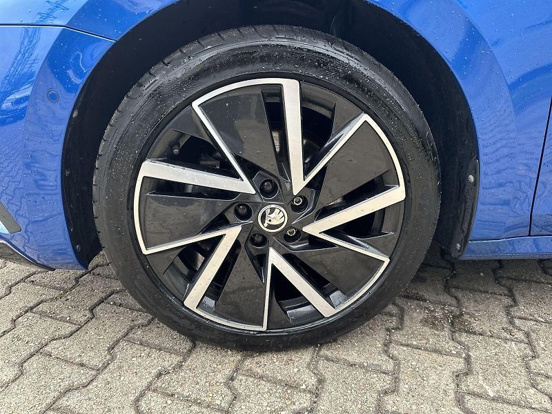 Škoda Octavia (2023) Combi 2.0 TDI DSG Sportline - fotka 32 z 36