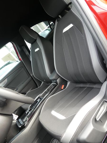 Opel Mokka (2024) 1,2 PT 130 EAT8 - fotka 9 z 23