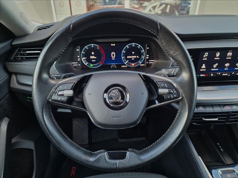 Škoda Octavia 2.0TDI DSG Ambition,ČR,1.Maj. - fotka 21 z 50
