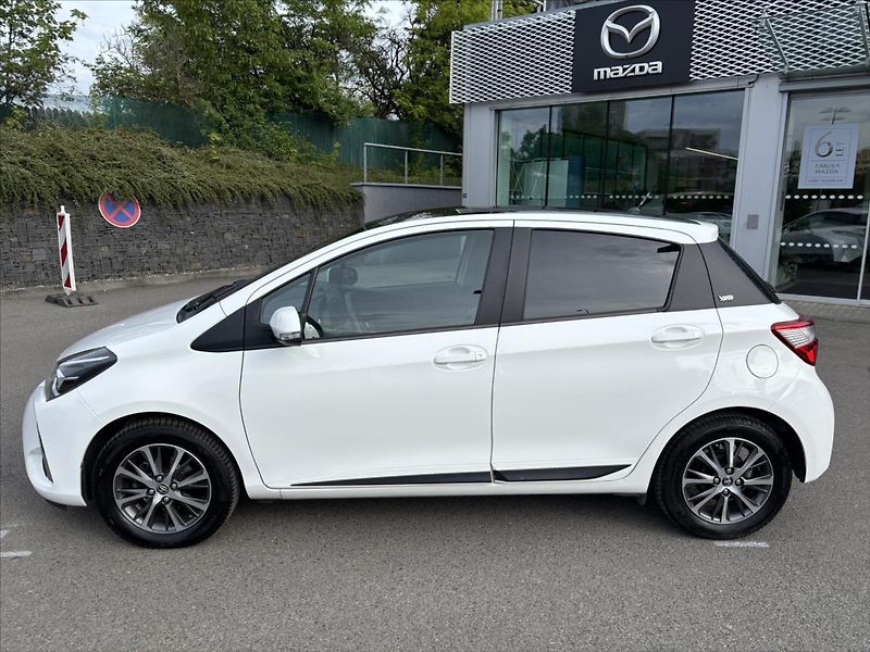 Toyota Yaris 1,5 VVT-i Active KAMERA - fotka 2 z 34