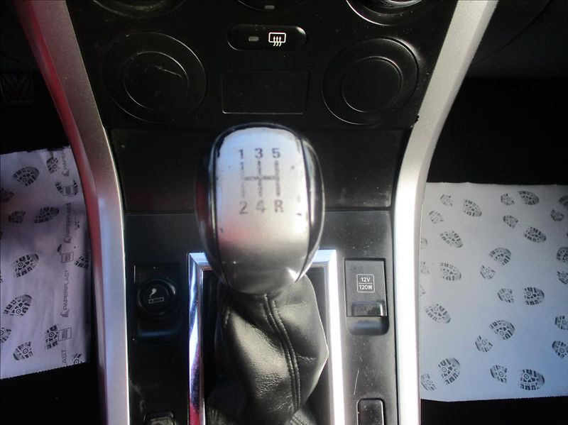 Suzuki Grand Vitara 1,6 i,4x4,klima, - fotka 15 z 22