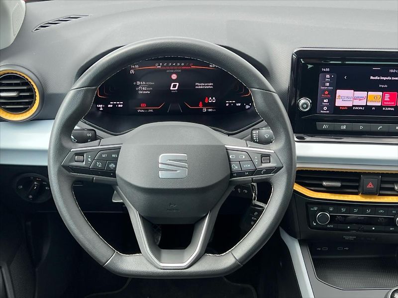 Seat Arona 1,0 TSi 70kW STYLE - fotka 15 z 25