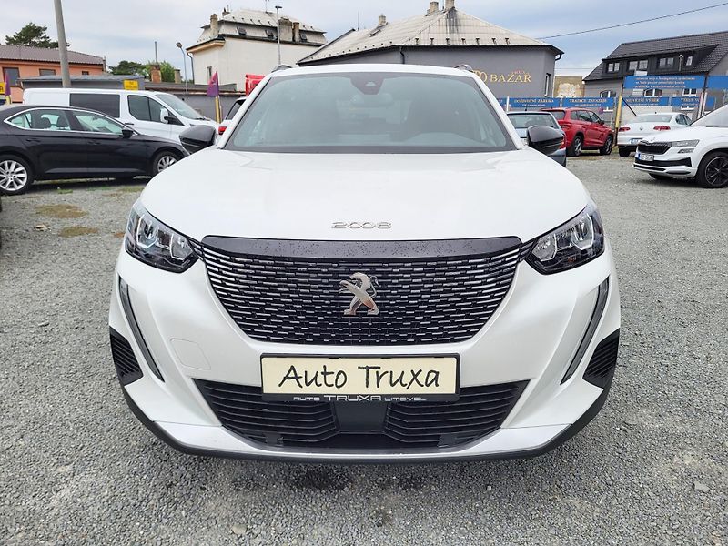 Peugeot 2008 ALLURE 1.2 PureTech 130k EAT8 - fotka 32 z 45