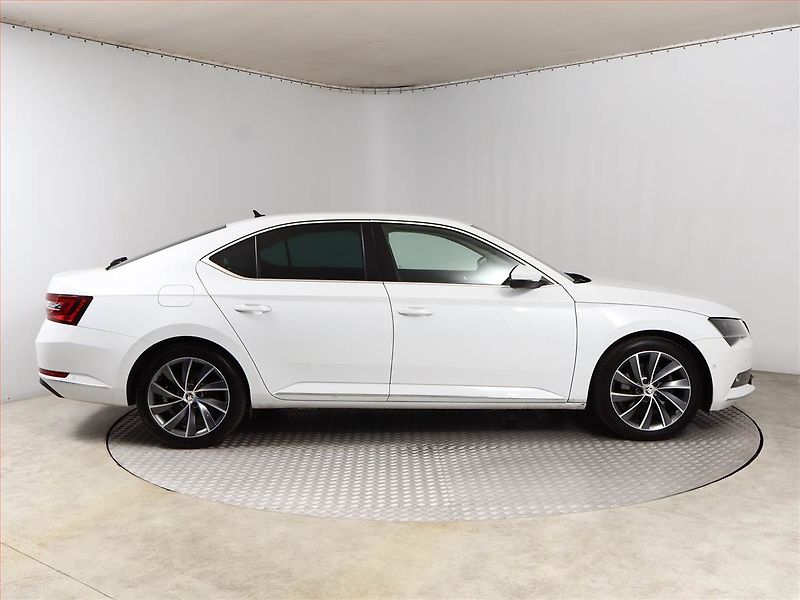 Škoda Superb (2019) Laurin&Klement 2.0 TDI 4x4 - fotka 6 z 23