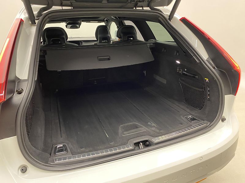 Volvo V90 CC T6 AWD OCEAN RACE AUT CZ - fotka 6 z 57