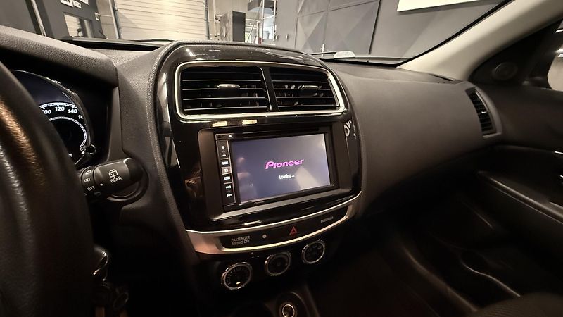 Mitsubishi ASX (2016) 1.6Di-D, ČR,4X4 - fotka 33 z 56
