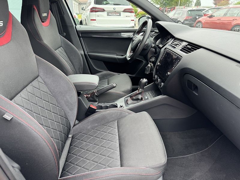 Škoda Octavia (2018) RS 2.0 TDi DSG ACC LED 135kW - fotka 19 z 50