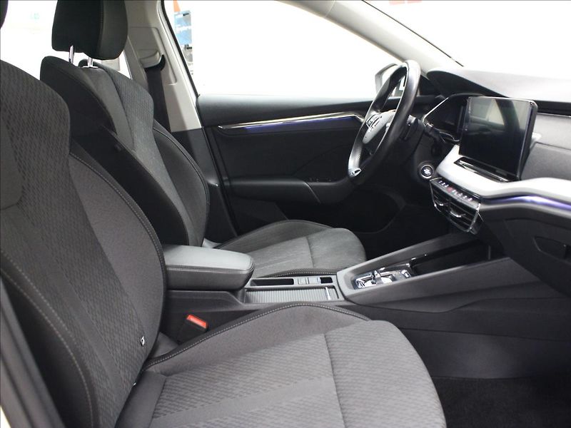 Škoda Octavia 2,0 TDI DSG style 1. maj. CZ - fotka 12 z 33