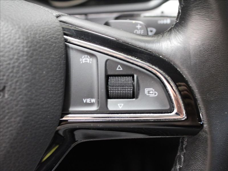 Škoda Superb 2,0 TDI DSG LED 1.majitel - fotka 19 z 37