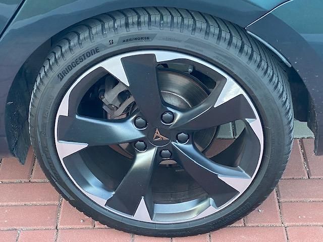 Cupra Leon (2024) Sportstourer 1.5 eTSI DSG 2024 - fotka 10 z 18