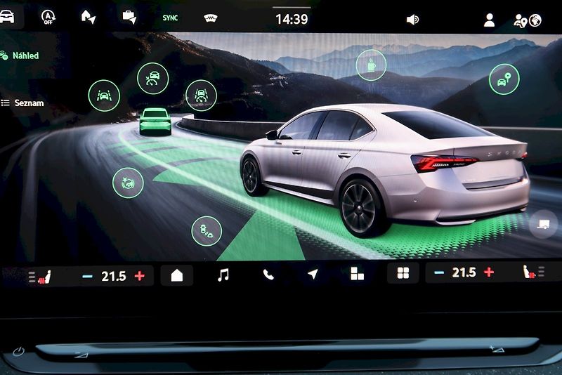 Škoda Octavia (2024) Top Selection 1.5 TSI 110 kW - fotka 11 z 28