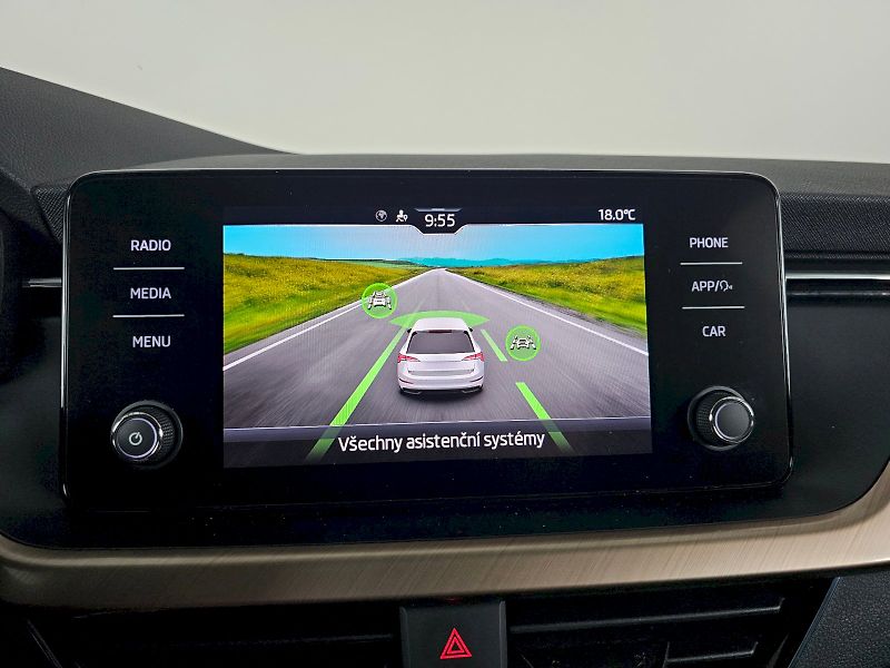 Škoda Scala (2023) 1.0TSi 81kW STYLE PLUS - fotka 13 z 32