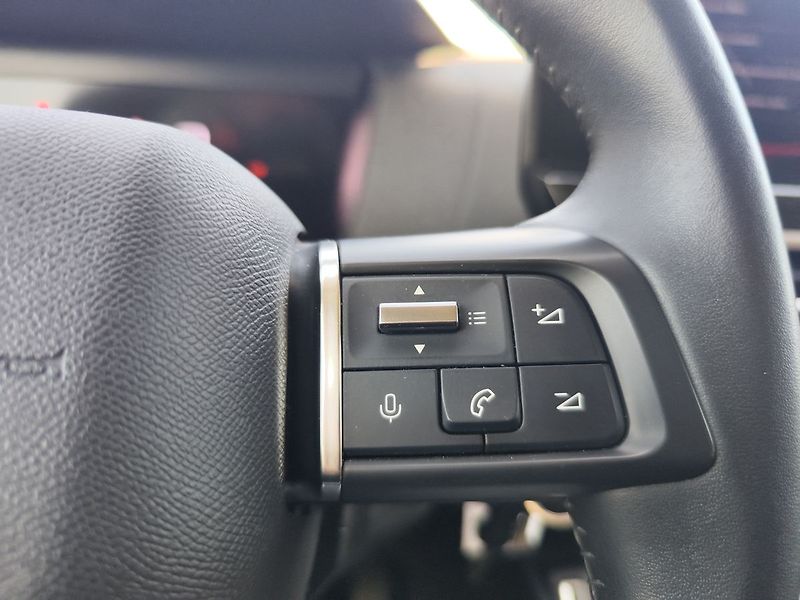 Citroën C4 1.2 Puretech/96kW Feel S&S - fotka 24 z 29
