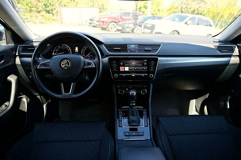 Škoda Superb (2018) STYLE 2,0 TSI 162 kW - fotka 31 z 58