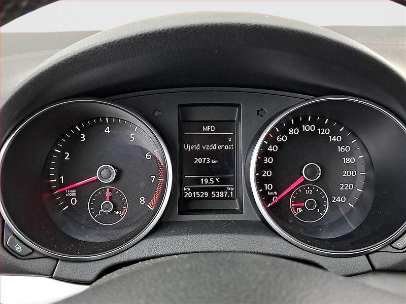 Volkswagen Golf (2009) 1.4 TSI, po STK, jezdí dobře - fotka 11 z 18