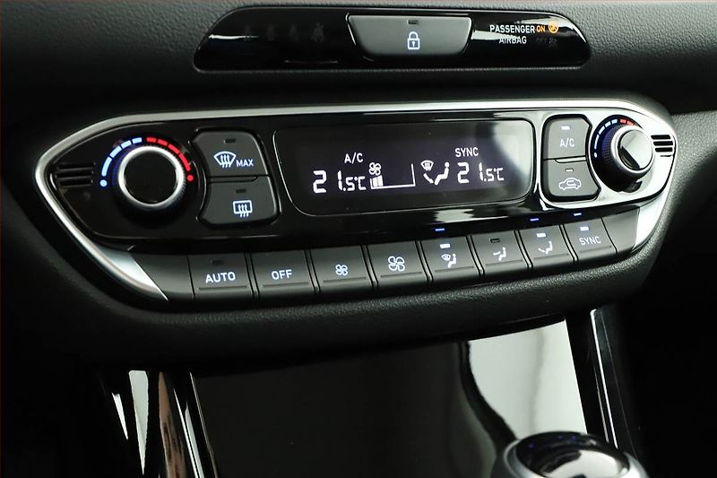 Hyundai i30 (2026) 1.0 T-GDI, Style, Navigace - fotka 16 z 20