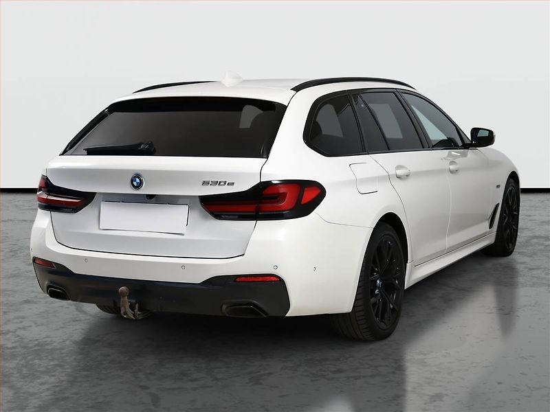 BMW Řada 5 (2022) M Sport 530e - fotka 5 z 28