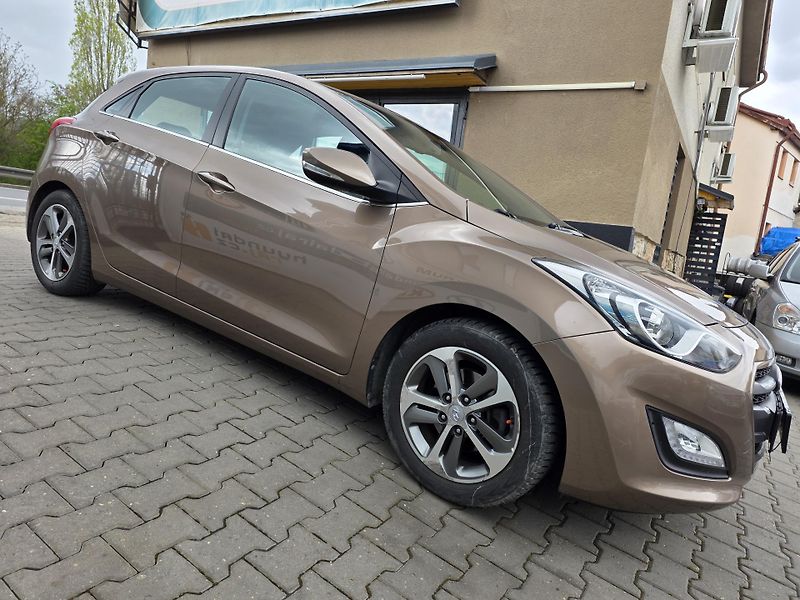 Hyundai i30 1.6-PRAV.ZN.SERVIS-88kw - fotka 3 z 18