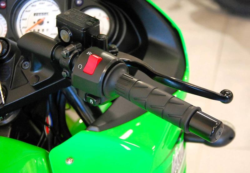 Kawasaki Ninja 250 R (2010) Ninja 250R - hezký stav, ŘP sk - fotka 8 z 20