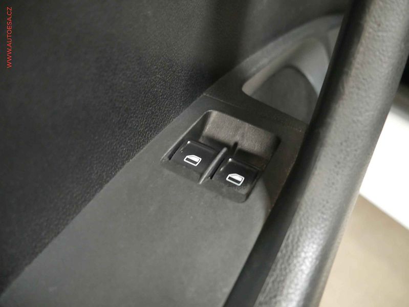 Škoda Octavia (2014) 1.6TDi, ČR, AC, park.asist - fotka 14 z 15