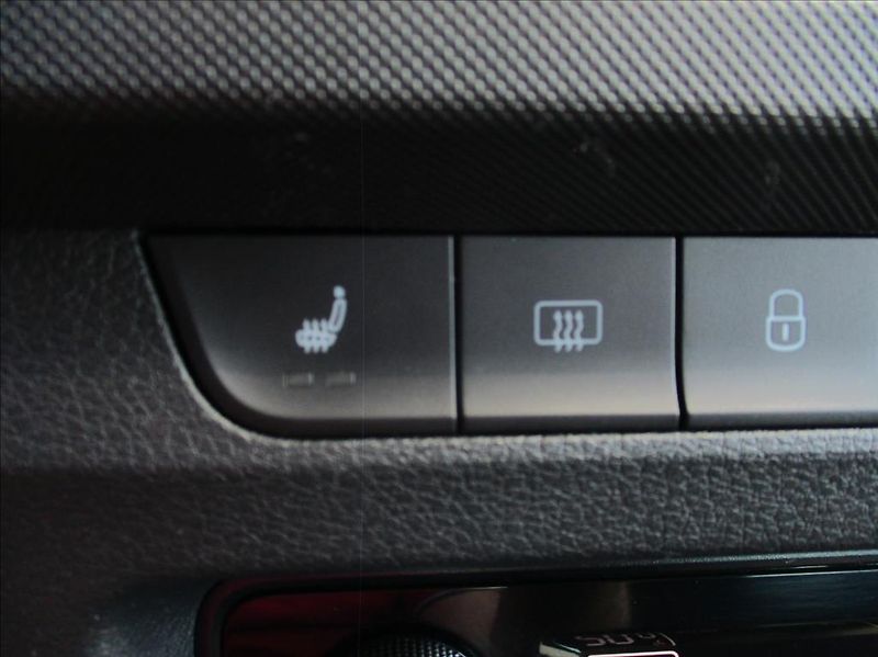 Škoda Fabia 1,0 TSI, klima,servis,DPH,CZ, - fotka 13 z 21