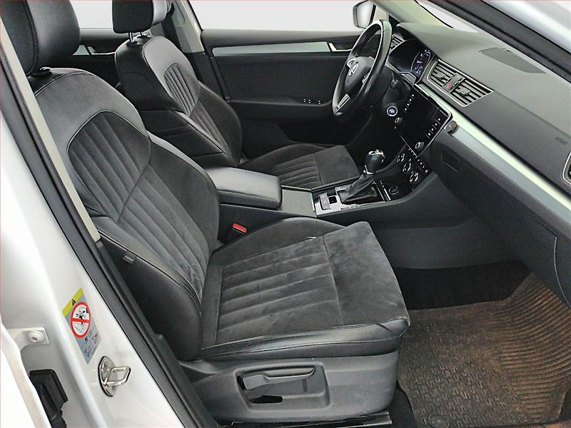 Škoda Superb (2018) Style 1.5 TSI, Automat - fotka 9 z 19