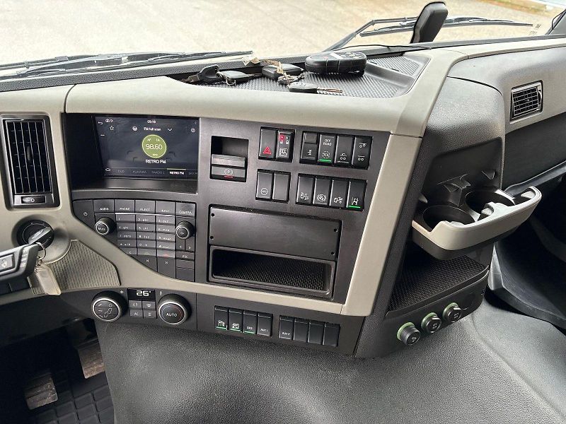 Volvo FM 500 6x2 Carrier Čelo - fotka 12 z 15