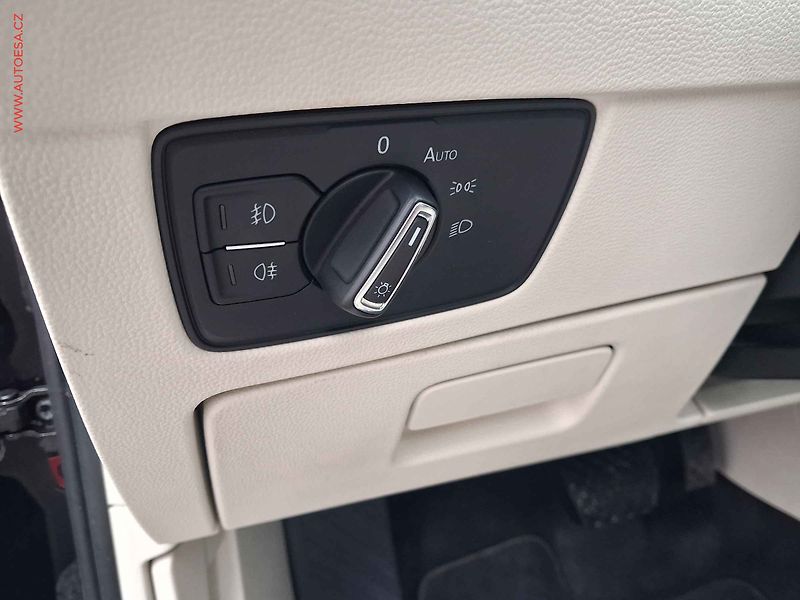 Volkswagen Passat (2019) 2.0 TDi, Comfortline, DSG - fotka 15 z 19