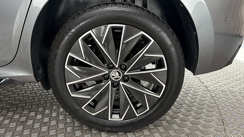 Škoda Kamiq 1.5 TSI DSG Monte Carlo - fotka 19 z 30