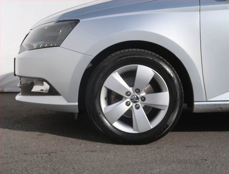 Škoda Fabia (2018) 1.0 TSI, ČR,1.maj, Serv.kniha - fotka 14 z 19