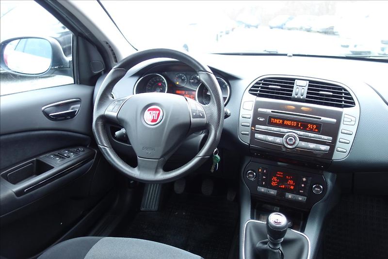 Fiat Bravo 1,6 JTD,ČR,SERVIS.KN.,EMOTION. - fotka 18 z 35