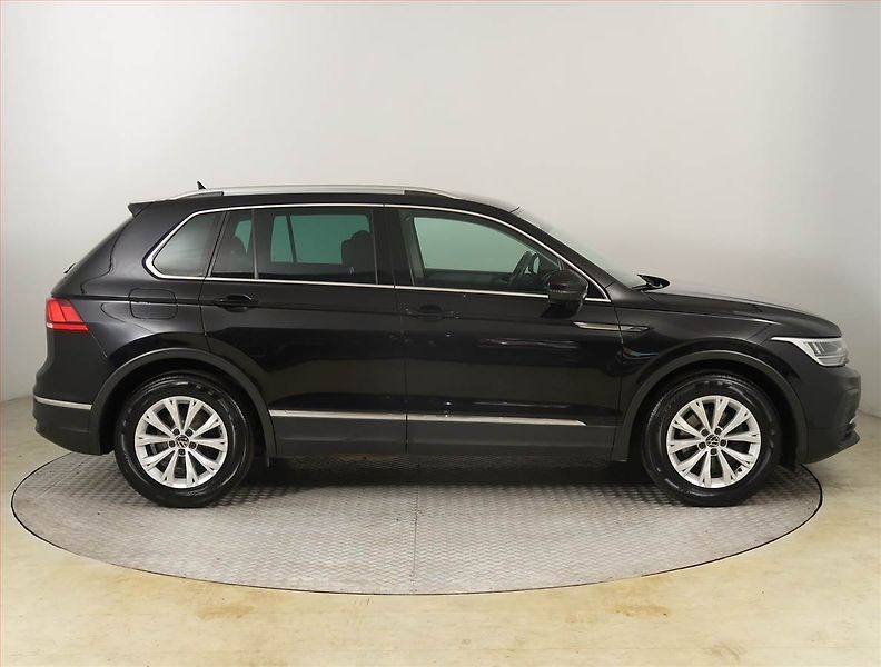 Volkswagen Tiguan (2022) Life 1.5 TSI - fotka 6 z 18