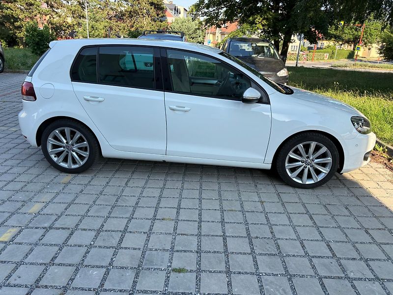 Volkswagen Golf (2011) - fotka 11 z 36