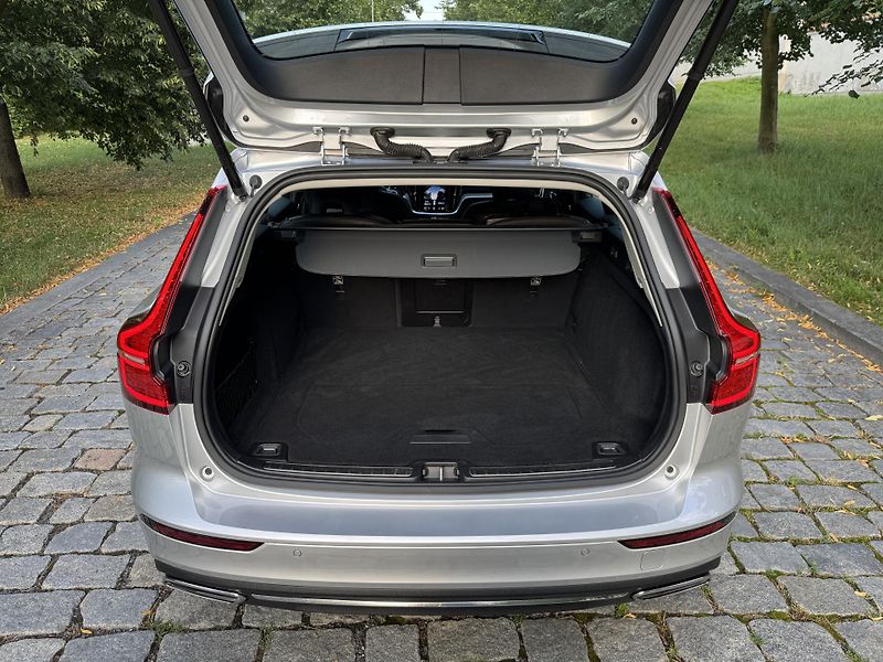 Volvo V60 (2022) B4 Mild Hybrid Inscription - fotka 18 z 20