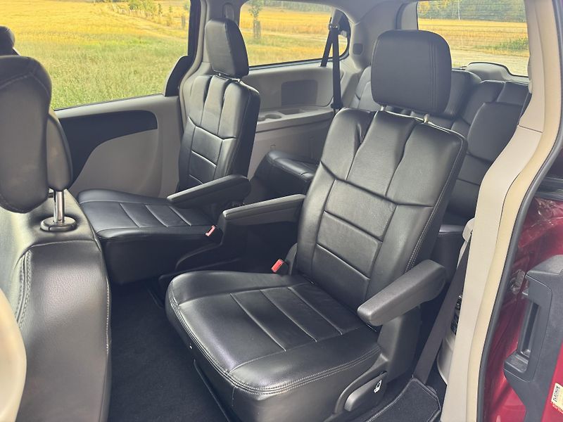 Dodge Grand Caravan (2016) 3.6 V6 SERVISNÍ KNIHA - fotka 13 z 35