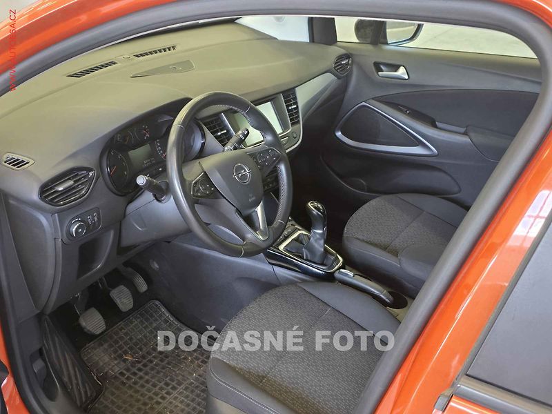 Opel Crossland (2021) 1.2t, 2.maj,ČR, servis.kniha - fotka 3 z 3