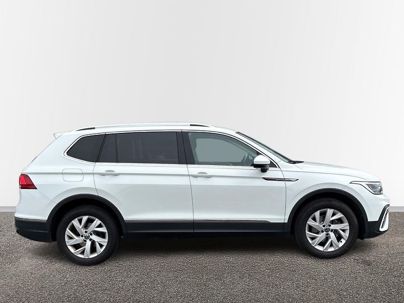 Volkswagen Tiguan Life DSG - fotka 16 z 28