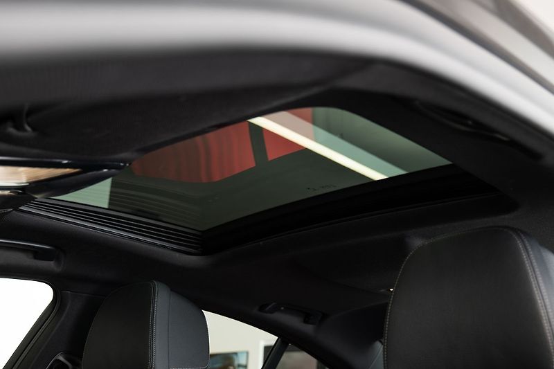 BMW M5 d xDrive/HarmanKardon/Ventilov - fotka 19 z 24