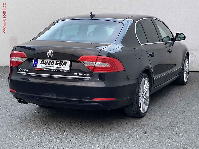 Škoda Superb (2014) 2.0 TDi, ČR, Elegance - fotka 4 z 19