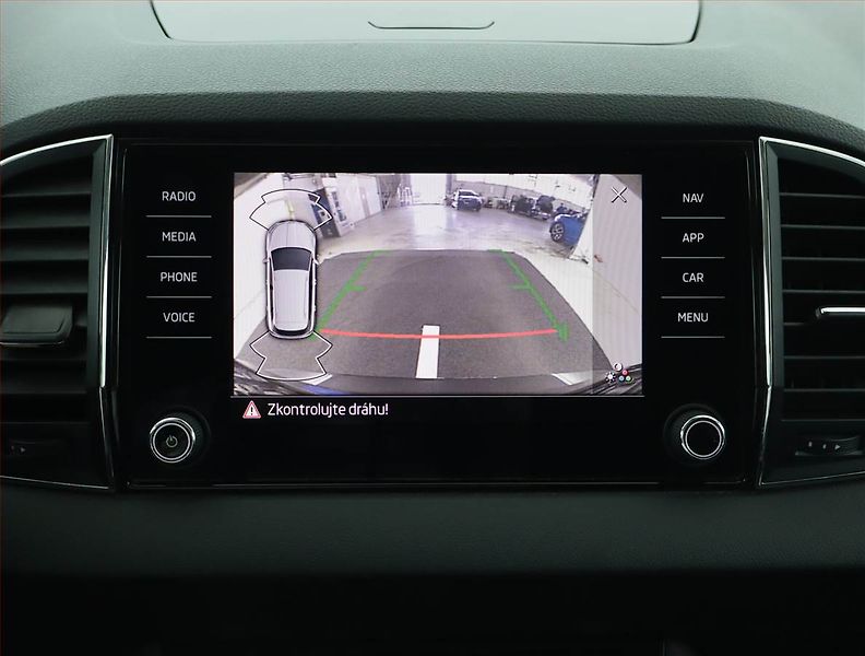 Škoda Karoq (2023) Ambition 2.0 TDI - fotka 16 z 17